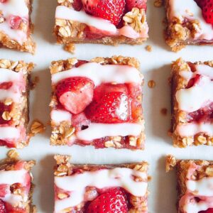 Soft Strawberry Oatmeal Bars Recipe