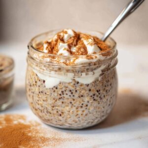 Dreamy Cinnamon Roll Overnight Oats Recipe