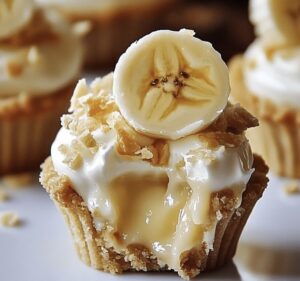 Velvety No-Bake Mini Banana Cream Pies Recipe