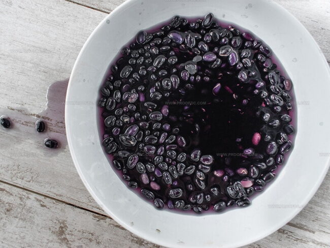 How to Prepare Black and Pinto Beans Before Cooking