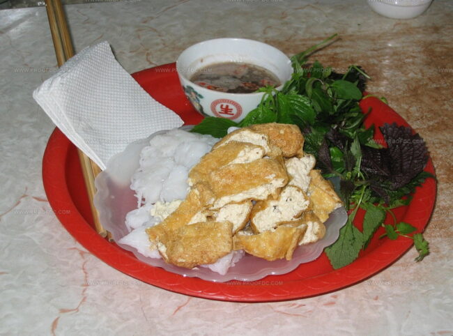Rice Vermicelli Noodles With Fried Tofu And Shrimp Paste (Bun Au Mam Tom)